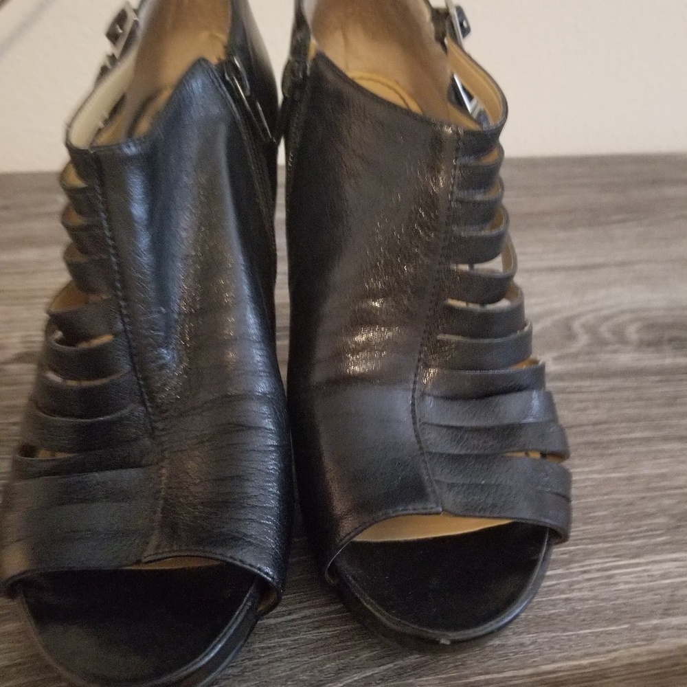 Heels - Picture 2 of 2